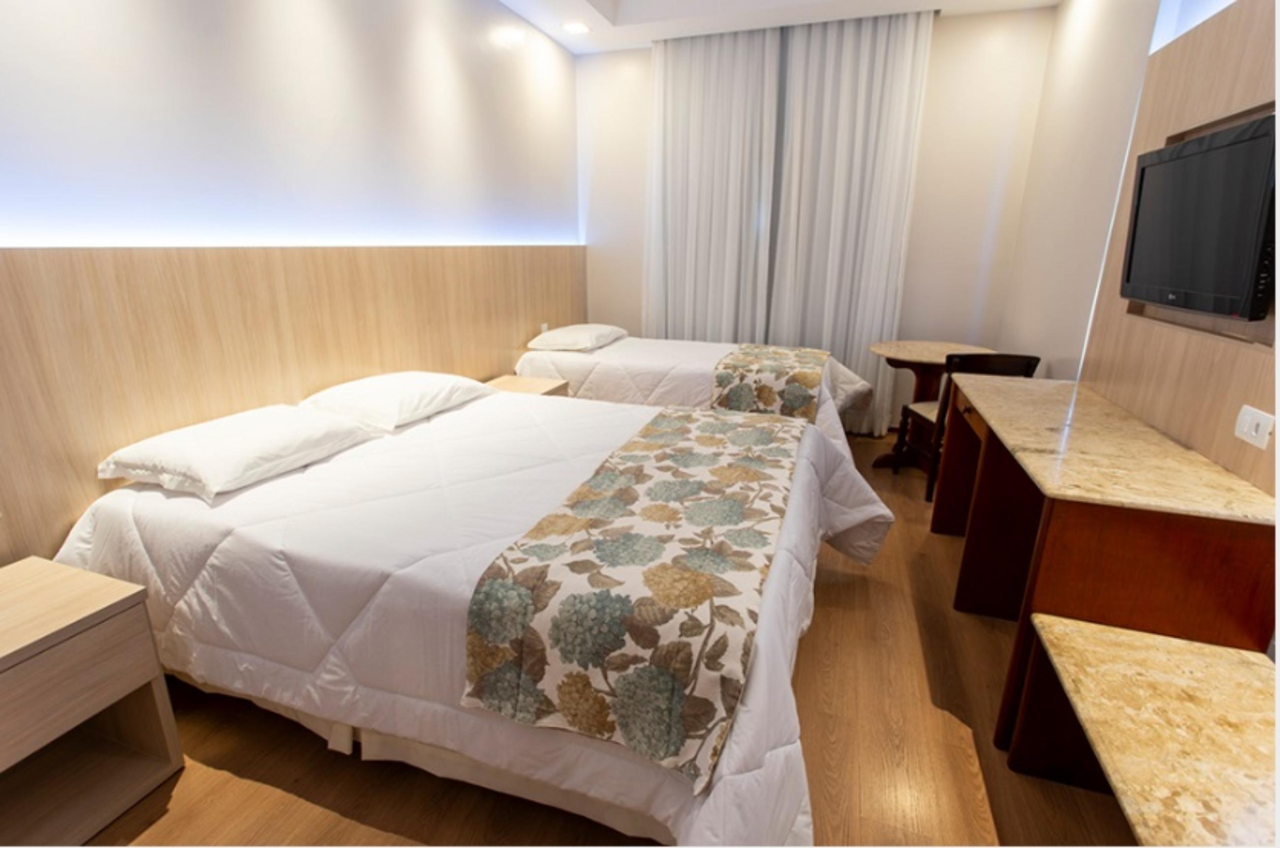 Hotel Carlton Plaza Pocos de Caldas Bagian luar foto