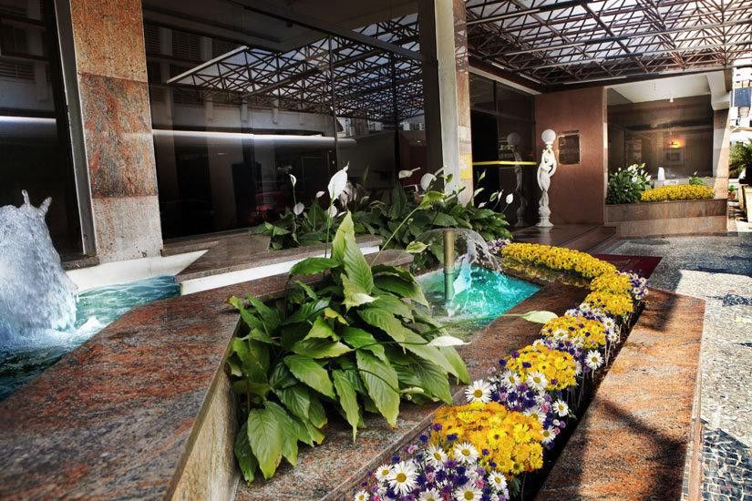 Hotel Carlton Plaza Pocos de Caldas Bagian luar foto