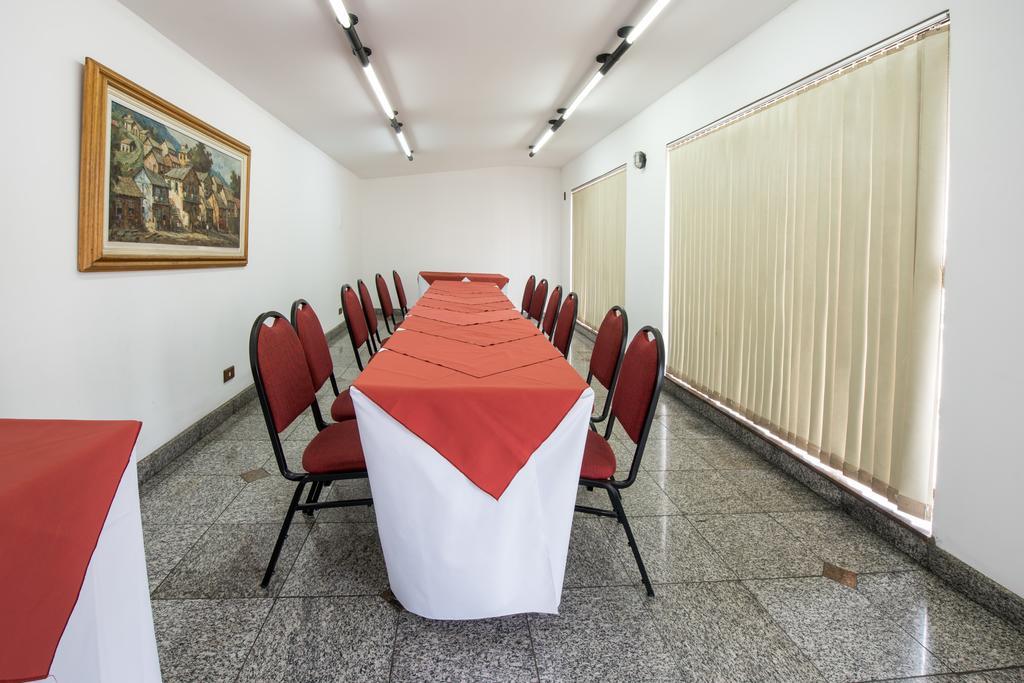 Hotel Carlton Plaza Pocos de Caldas Bagian luar foto