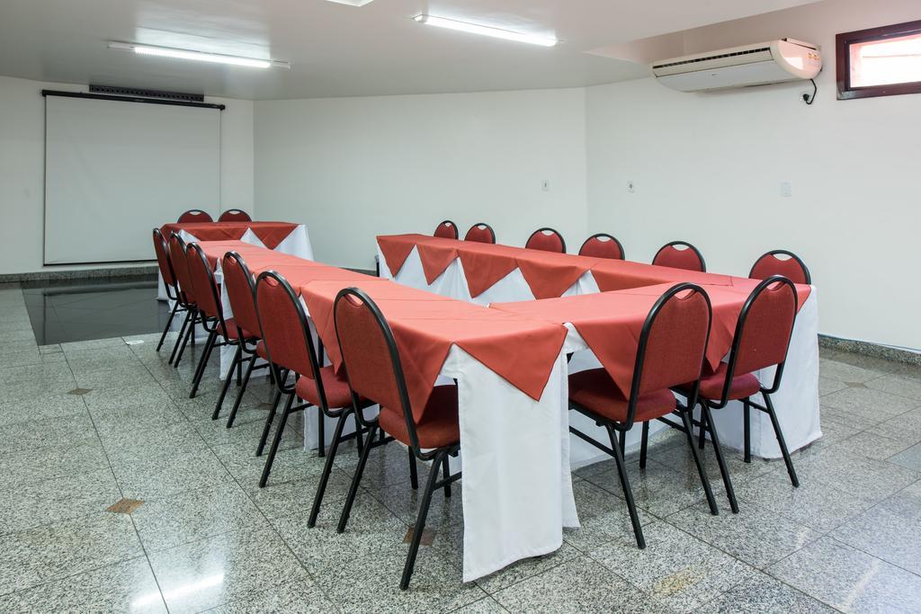 Hotel Carlton Plaza Pocos de Caldas Bagian luar foto