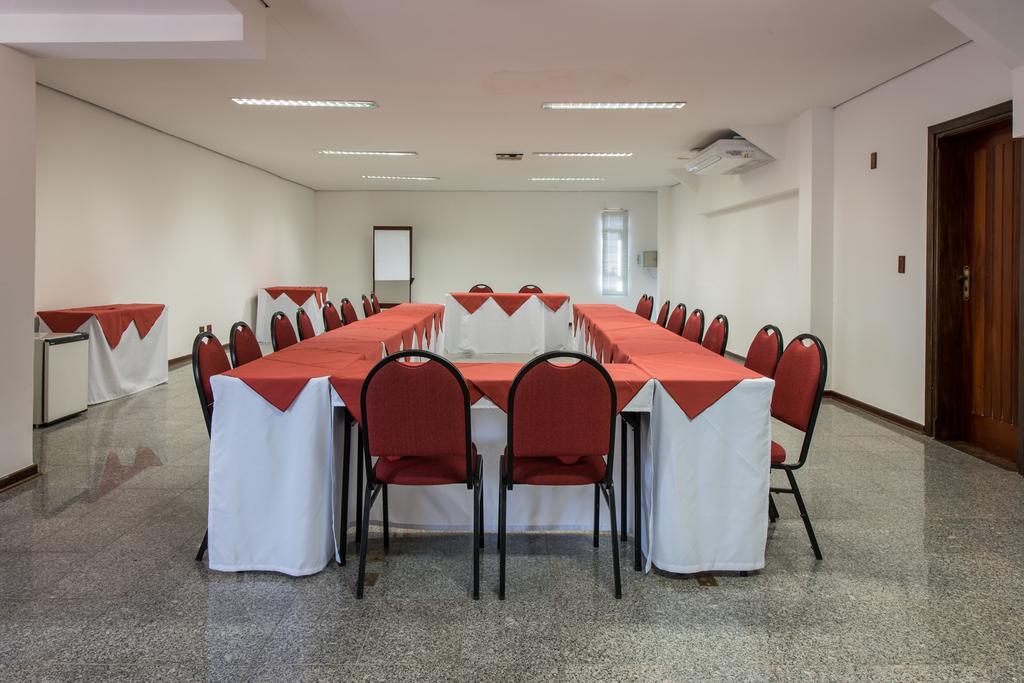 Hotel Carlton Plaza Pocos de Caldas Bagian luar foto