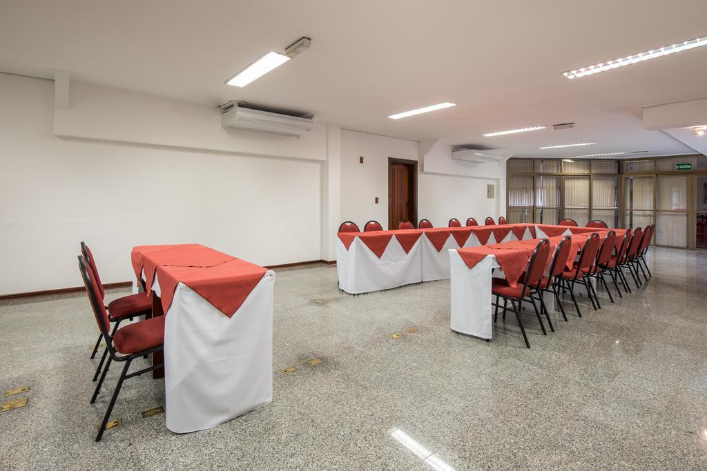 Hotel Carlton Plaza Pocos de Caldas Bagian luar foto