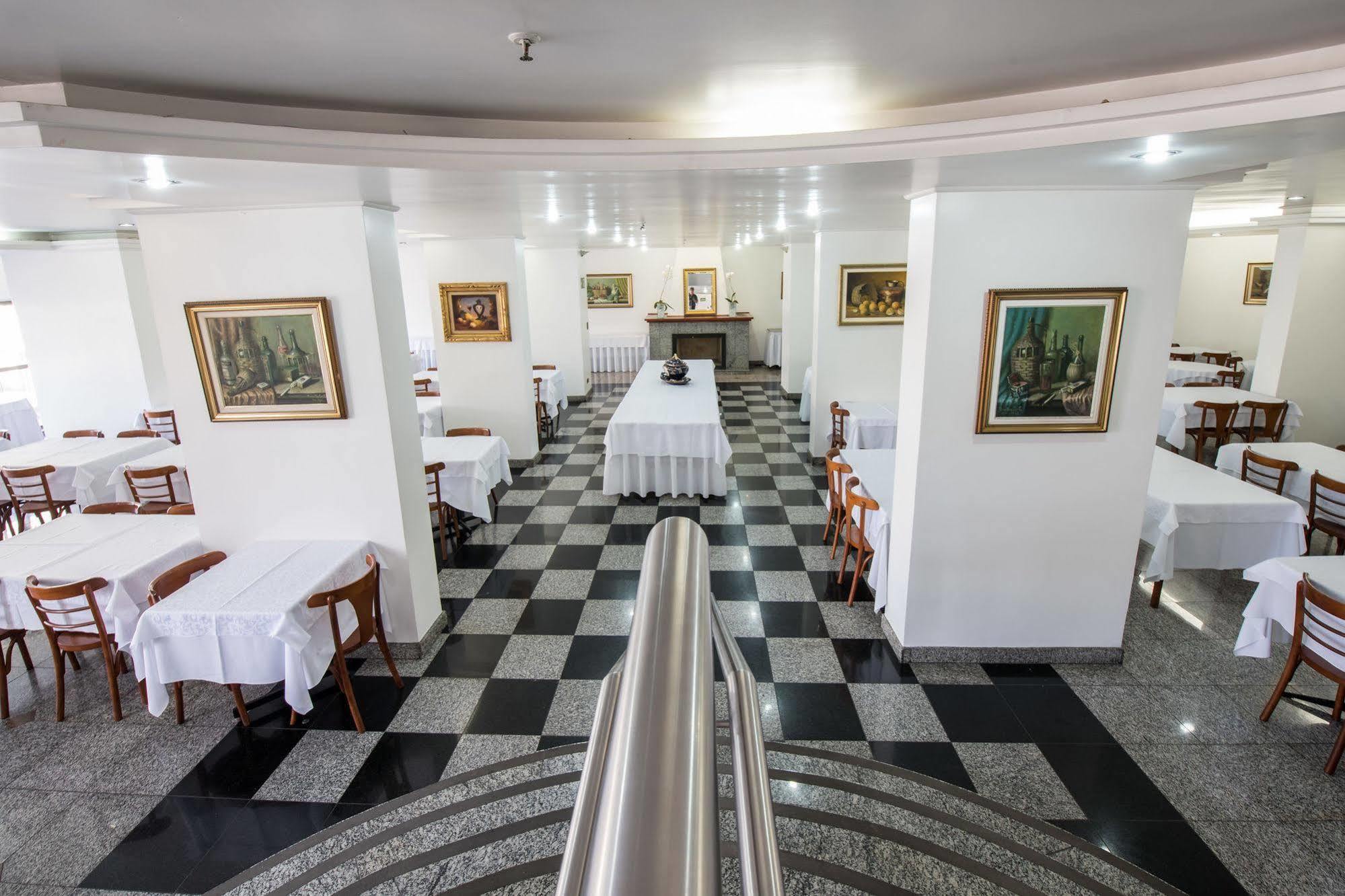 Hotel Carlton Plaza Pocos de Caldas Bagian luar foto