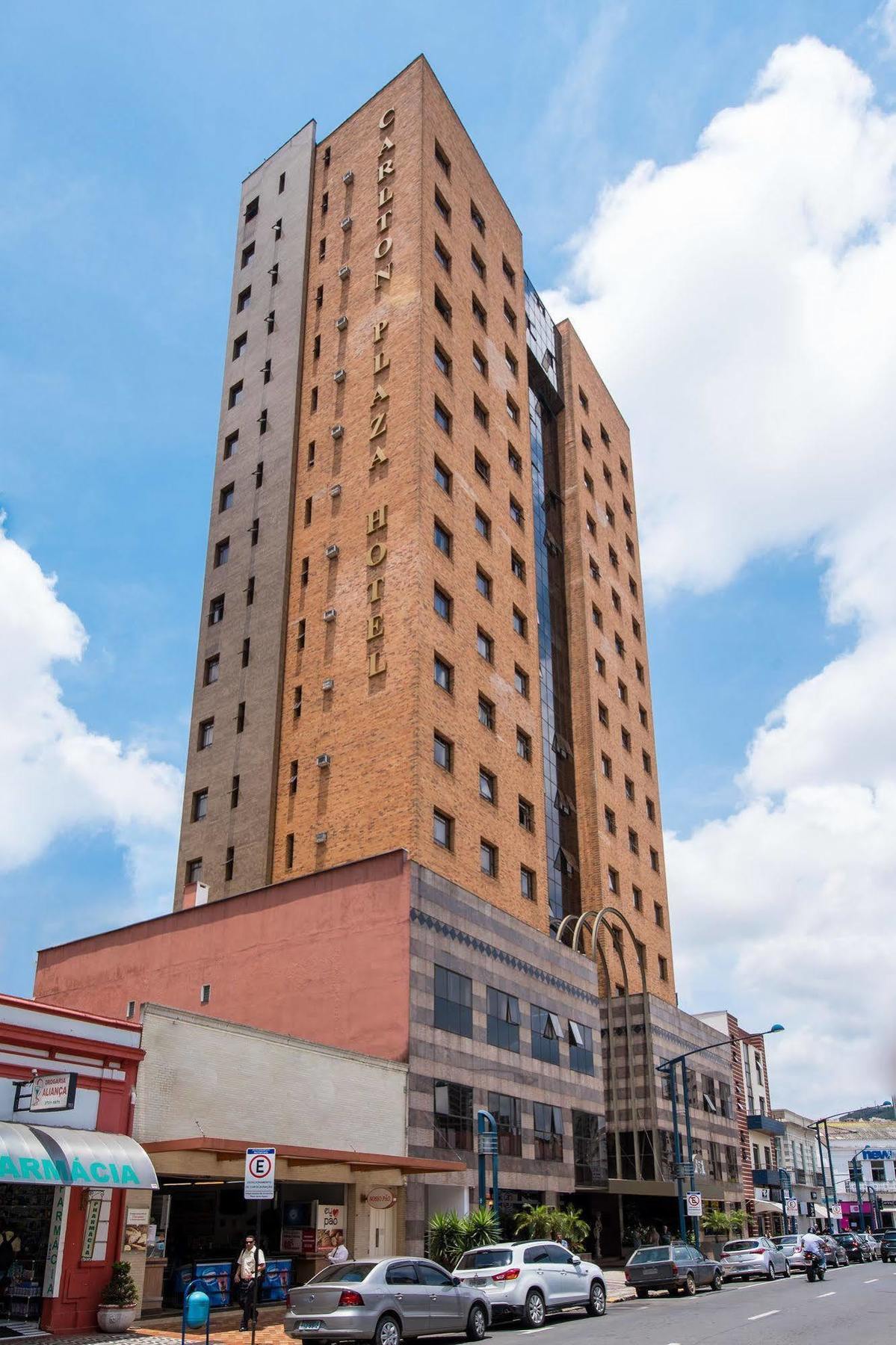 Hotel Carlton Plaza Pocos de Caldas Bagian luar foto