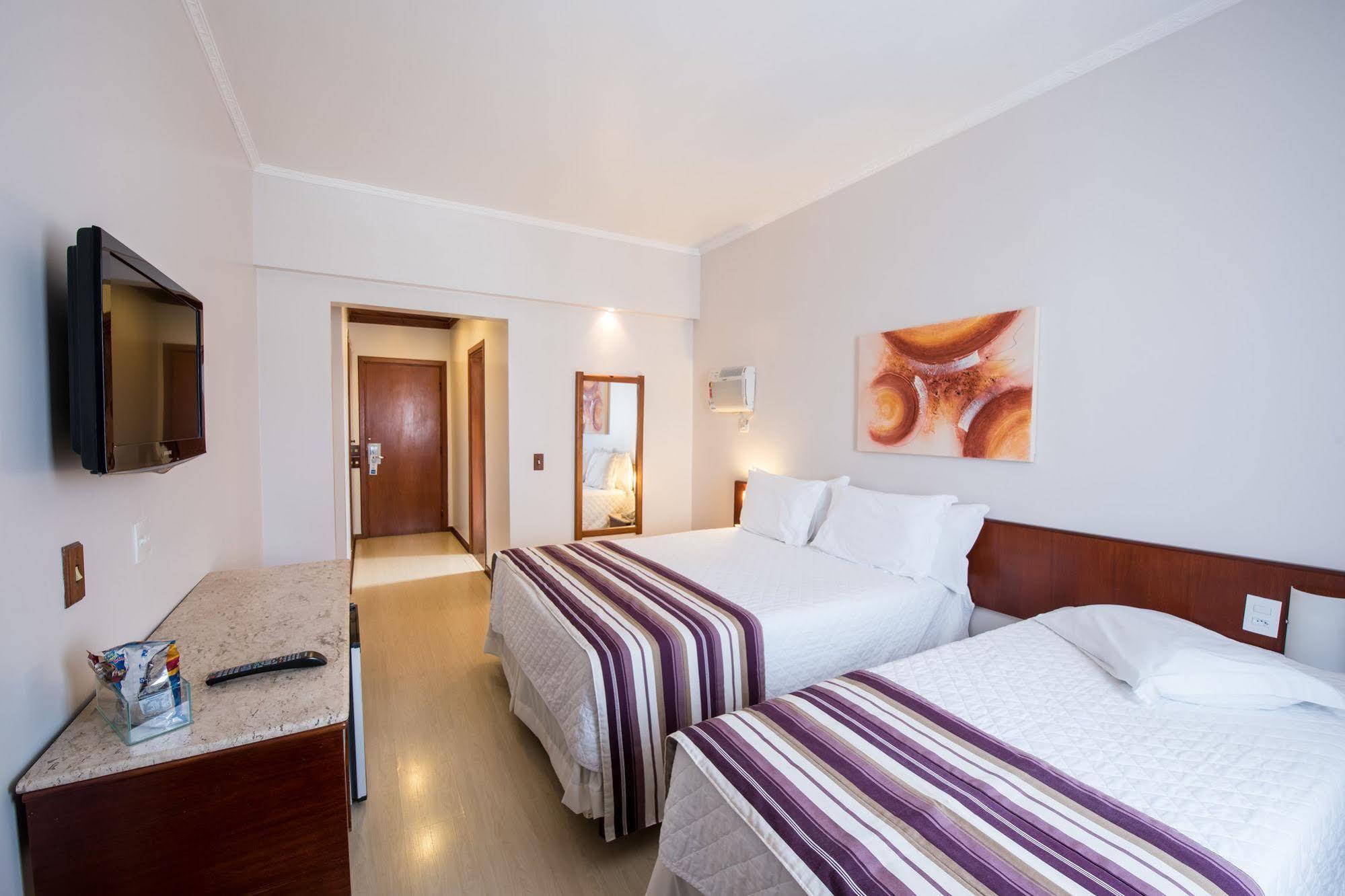 Hotel Carlton Plaza Pocos de Caldas Bagian luar foto