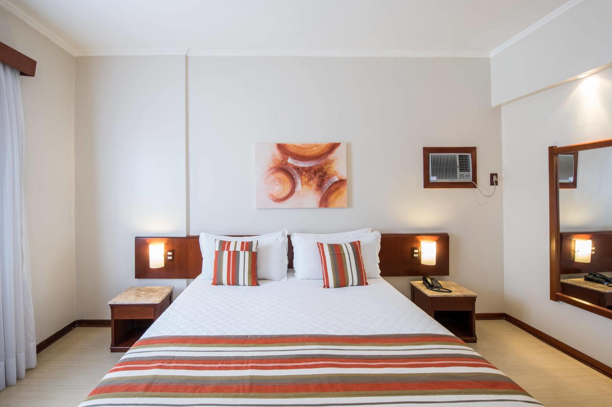 Hotel Carlton Plaza Pocos de Caldas Bagian luar foto
