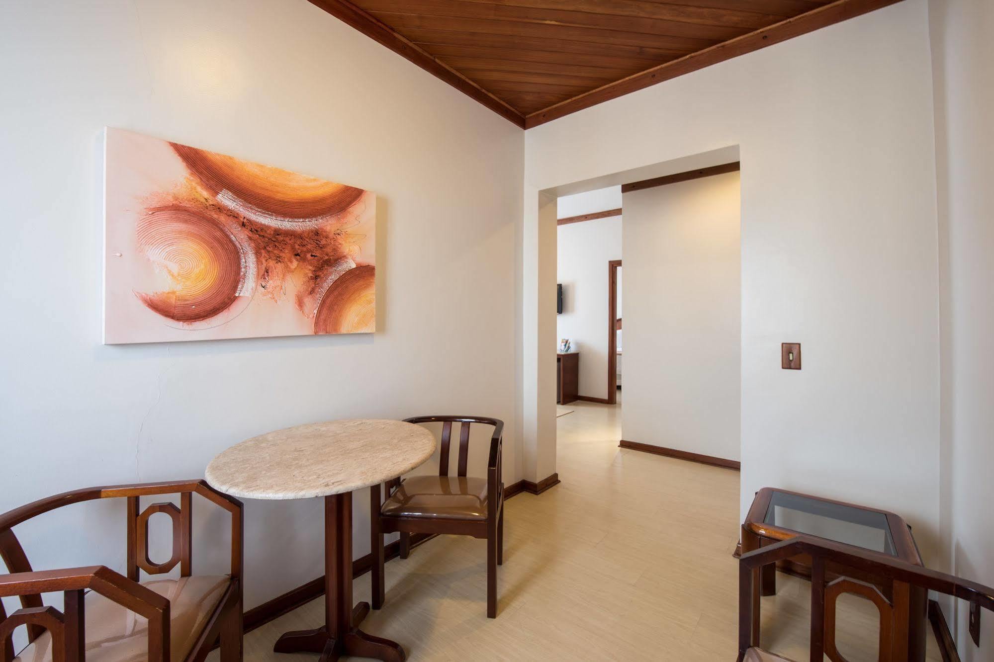 Hotel Carlton Plaza Pocos de Caldas Bagian luar foto